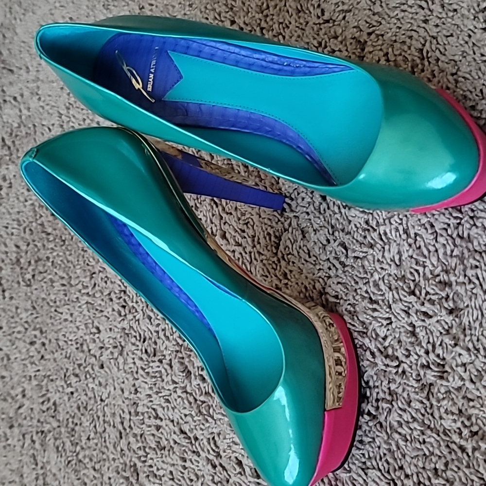 Platforms - Picture 2 of 2